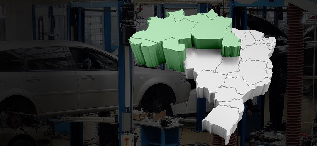A eletrificação veicular é um caminho sem volta Carros elétricos recarregando bateria na rua