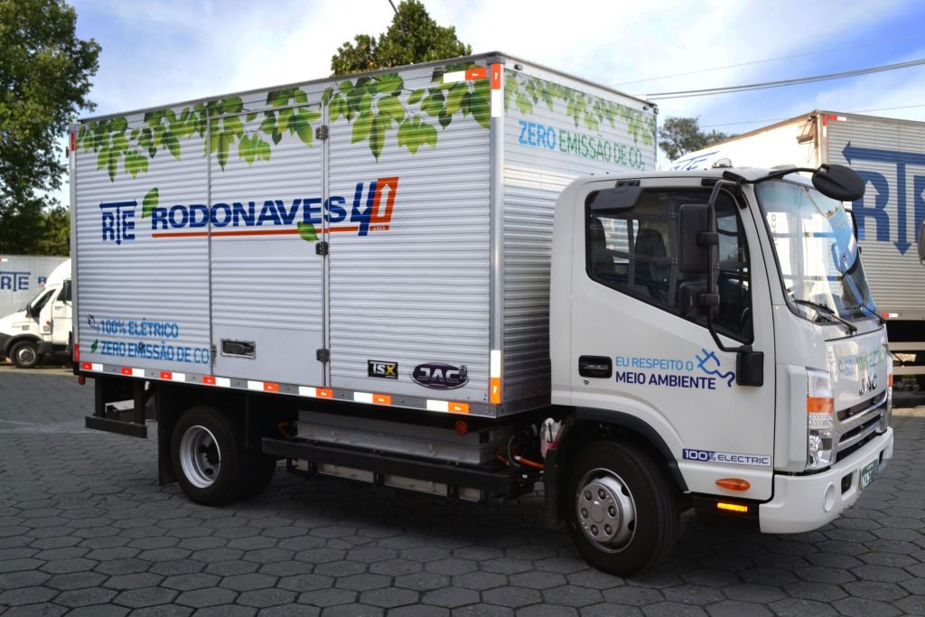 Frota da RTE Rodonaves agora conta com caminhões 100% elétricos
