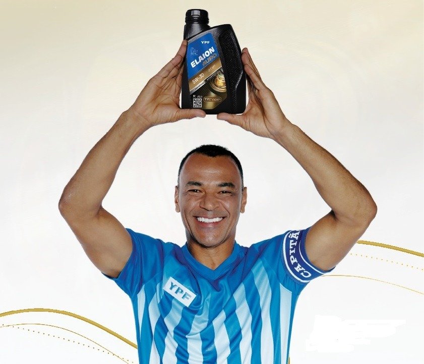Cafu é a "cara" da nova linha Elaion
