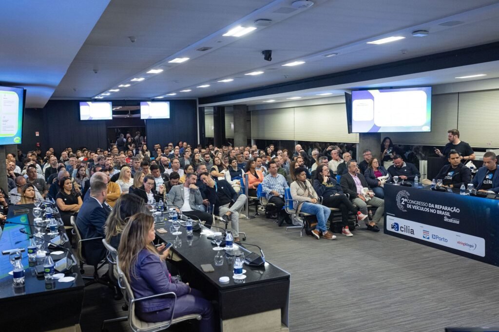 Palestra no Congresso da Reparação de Veículos no Brasil