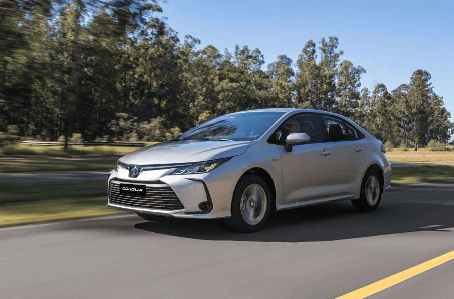 Toyota lança Corolla GLi Hybrid com tecnologia híbrida flex full